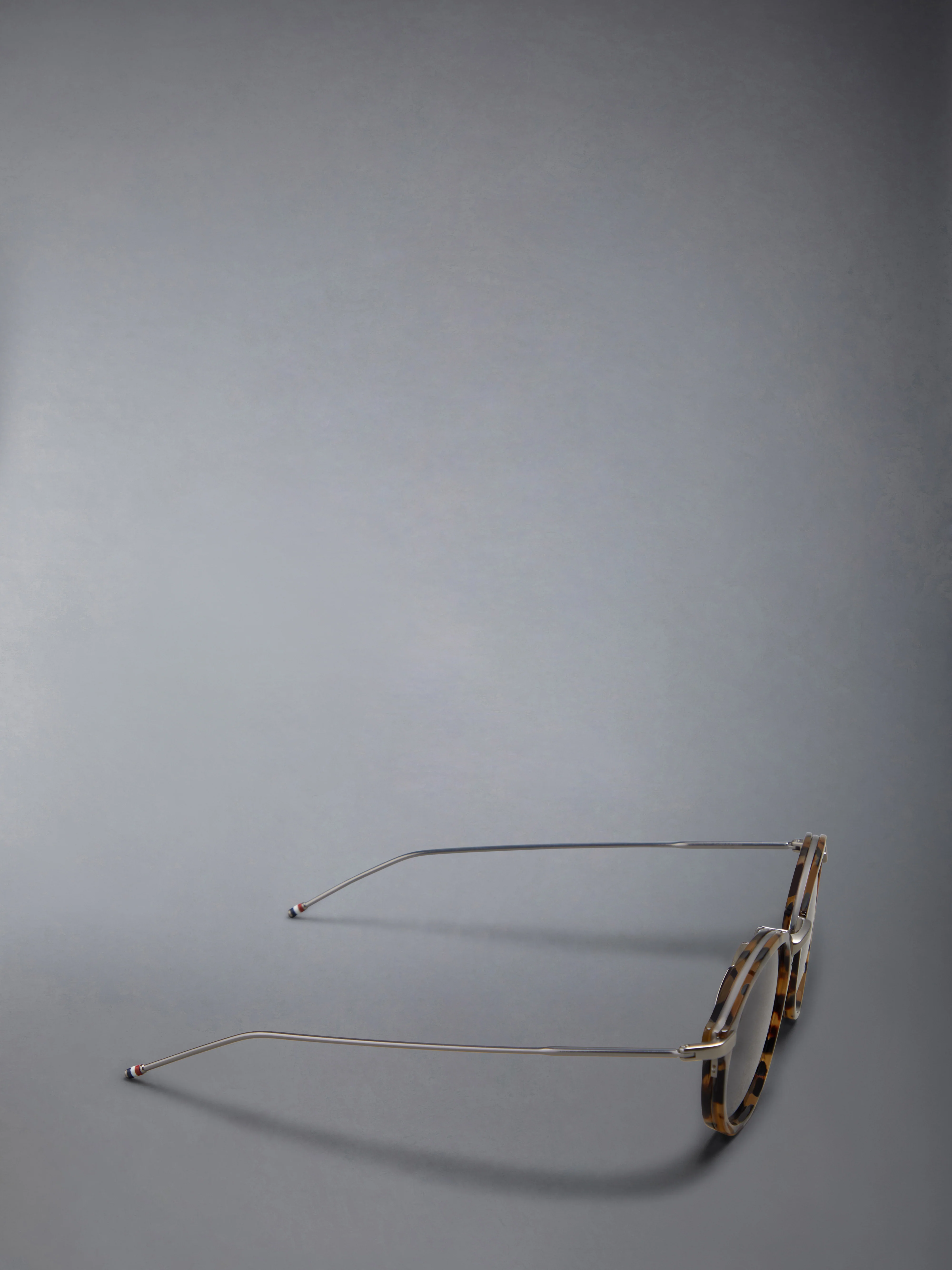 ACETATE AND TITANIUM ROUND SUNGLASSES - Image 6
