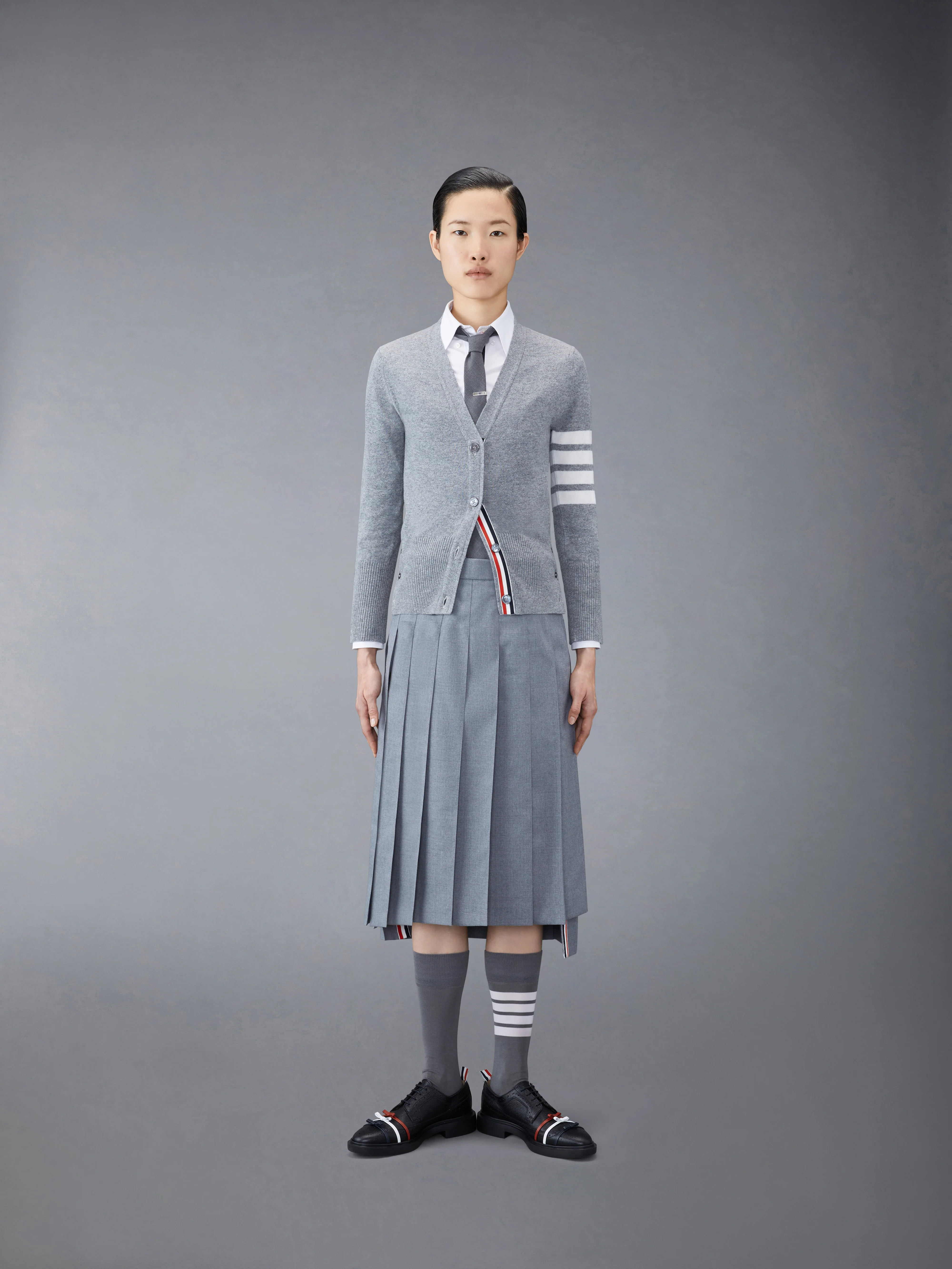 CLASSIC CASHMERE 4-BAR V-NECK CARDIGAN - Image 3