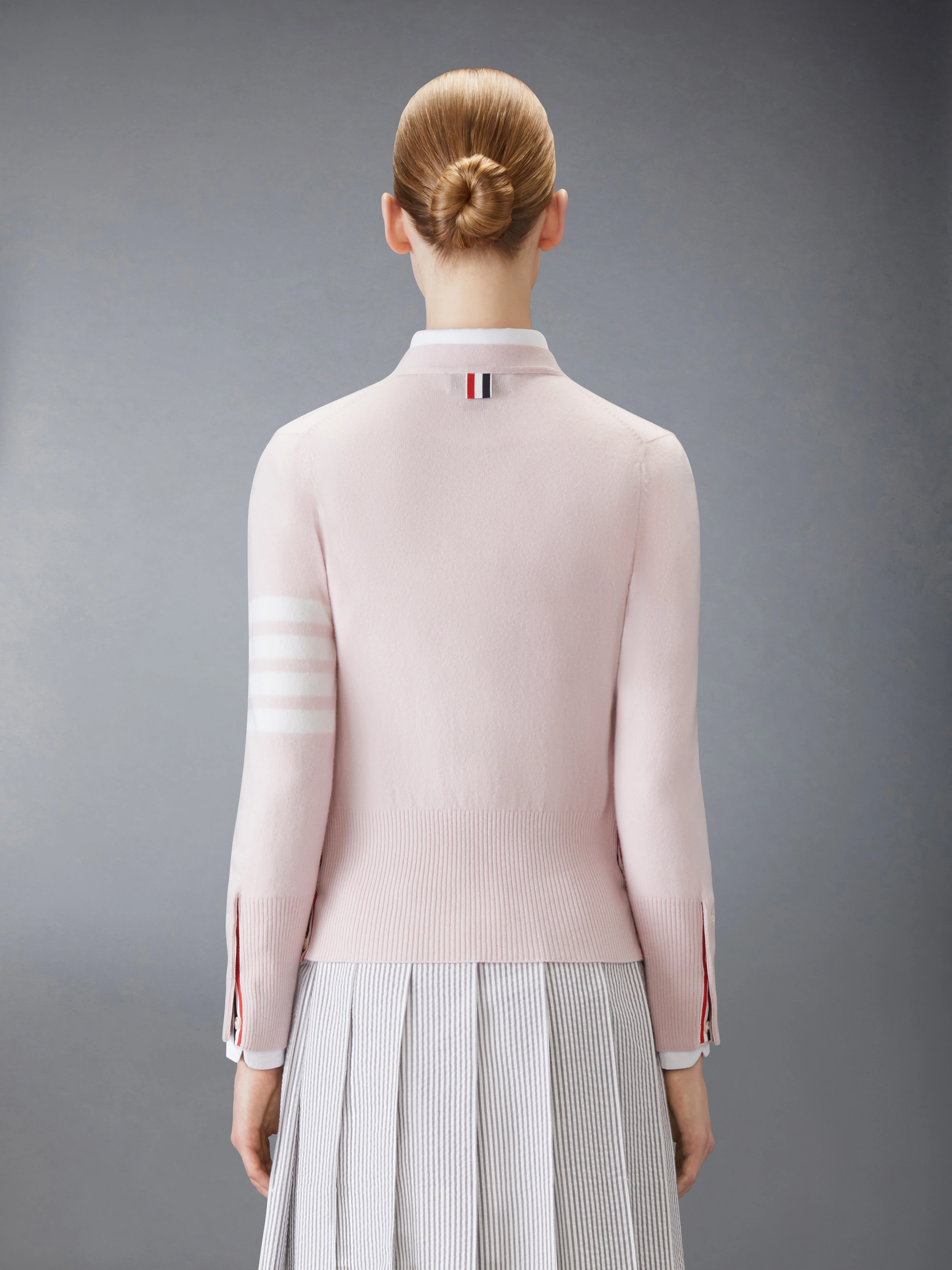 CLASSIC CASHMERE 4-BAR V-NECK CARDIGAN - Image 2