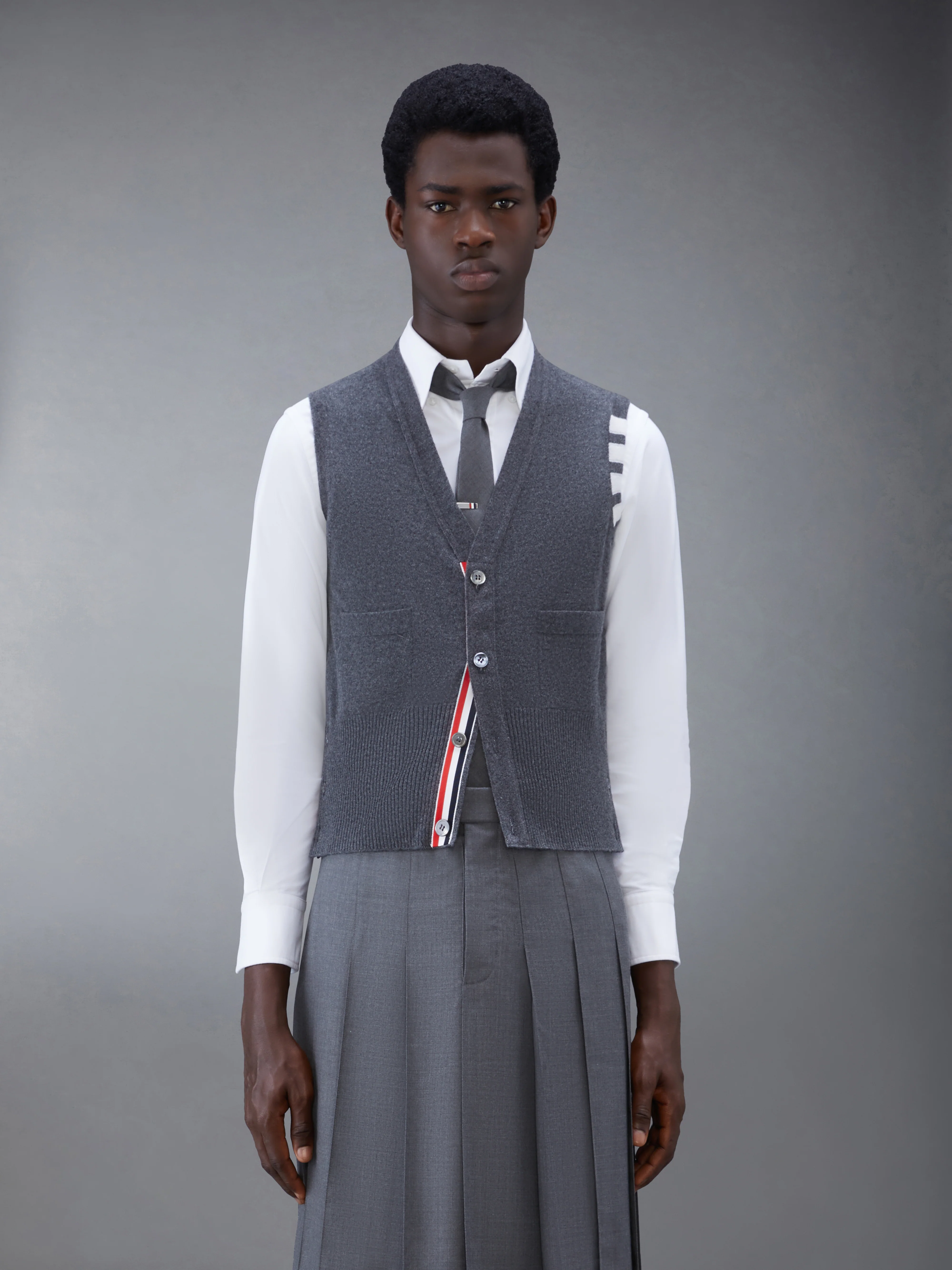 CLASSIC CASHMERE 4-BAR V-NECK CARDIGAN VEST
