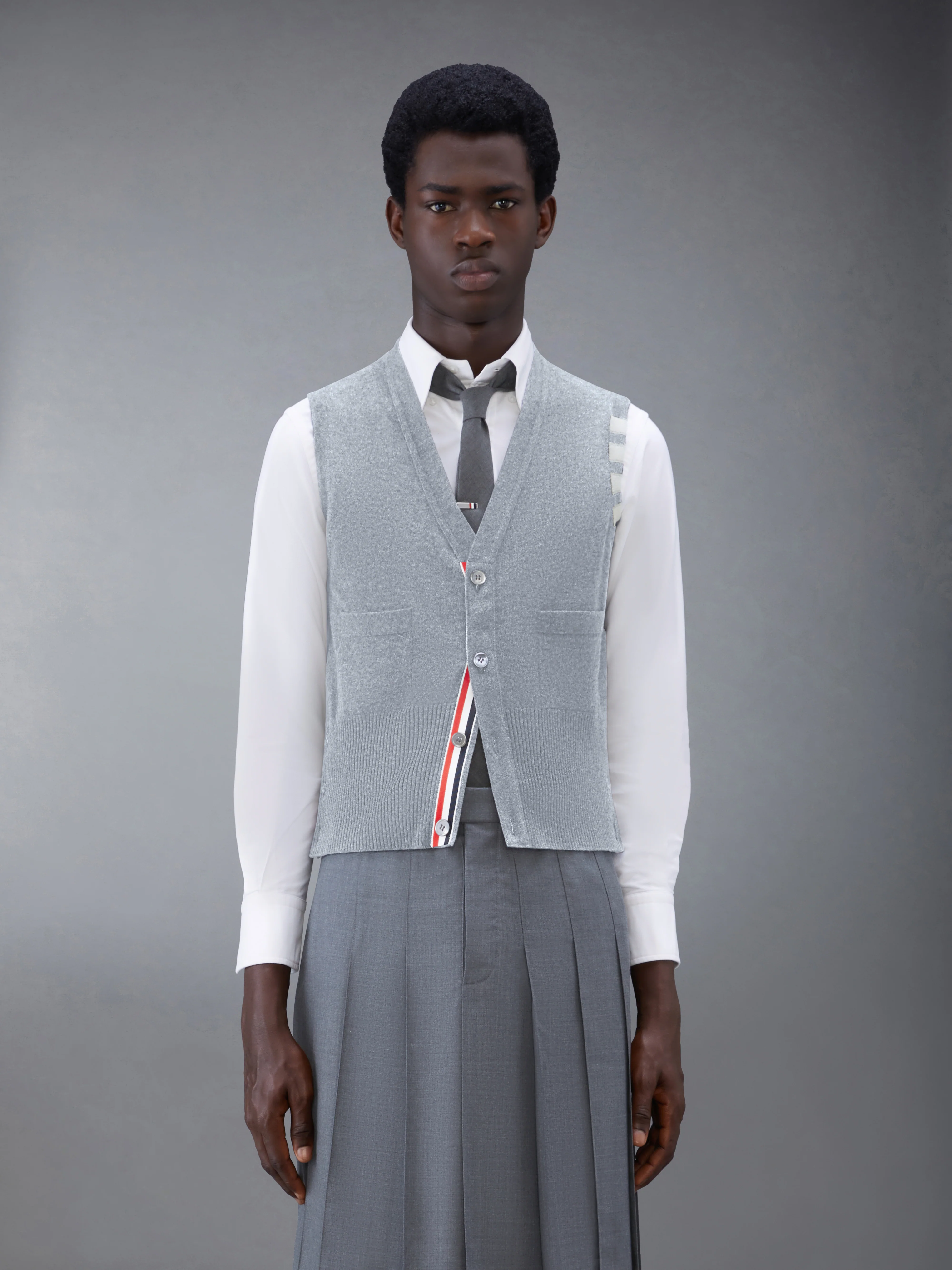 CLASSIC CASHMERE 4-BAR V-NECK CARDIGAN VEST