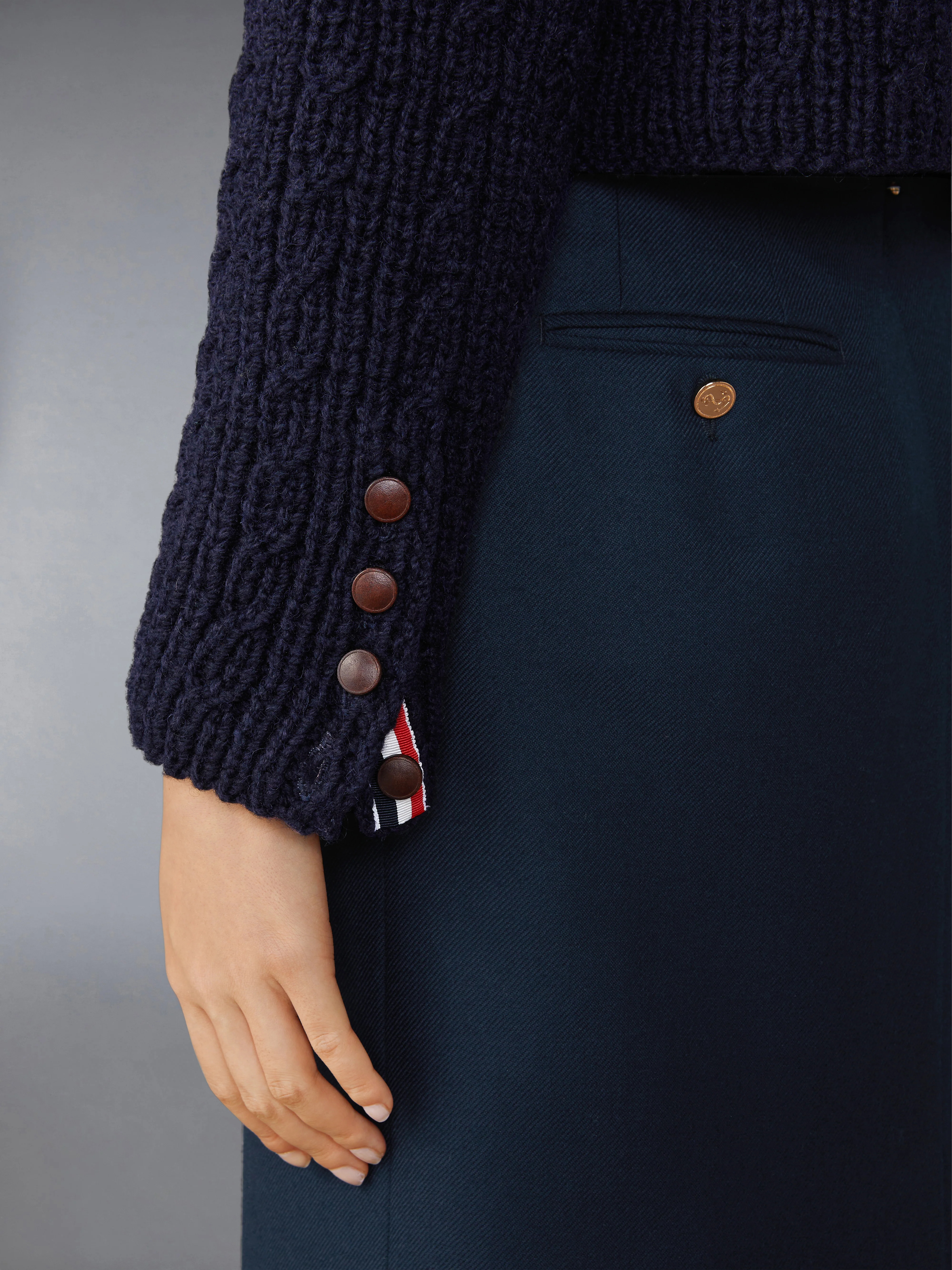 IRISH WOOL HANDKNIT CABLE STITCH SHORT CARDIGAN - Image 4