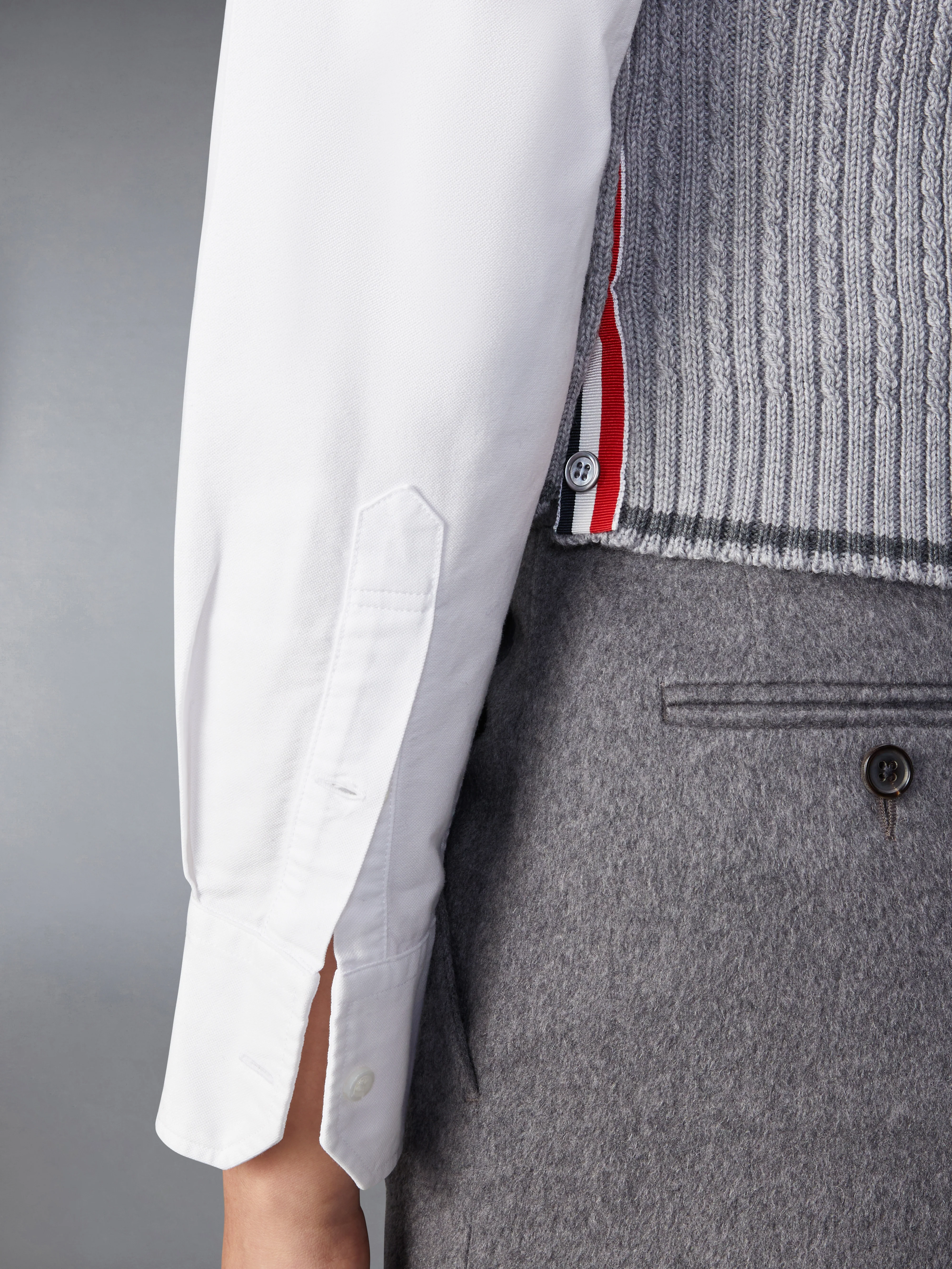 MERINO WOOL 4-BAR CROPPED CABLE CARDIGAN VEST - Image 4