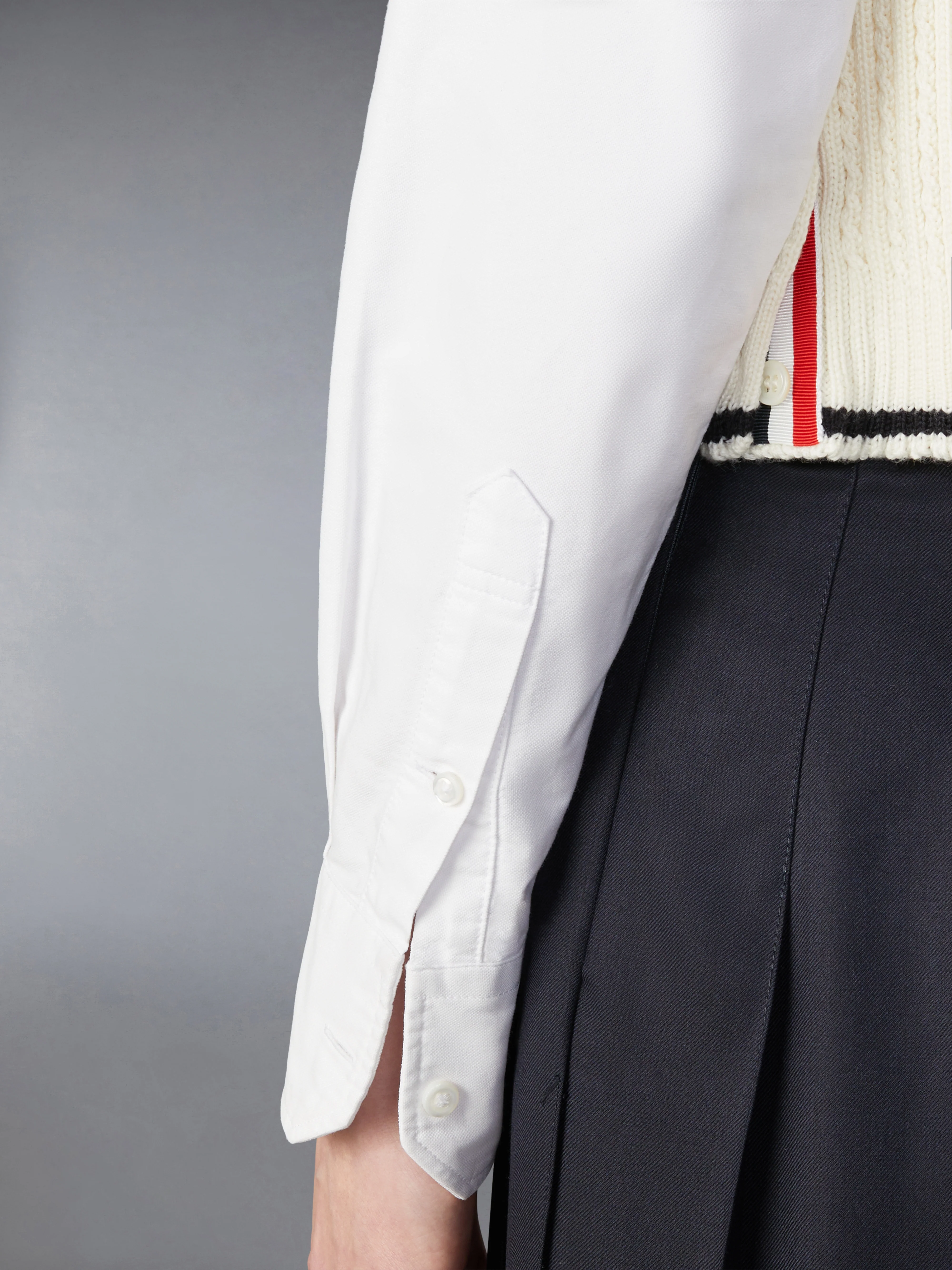 MERINO WOOL 4-BAR CROPPED CABLE CARDIGAN VEST - Image 4