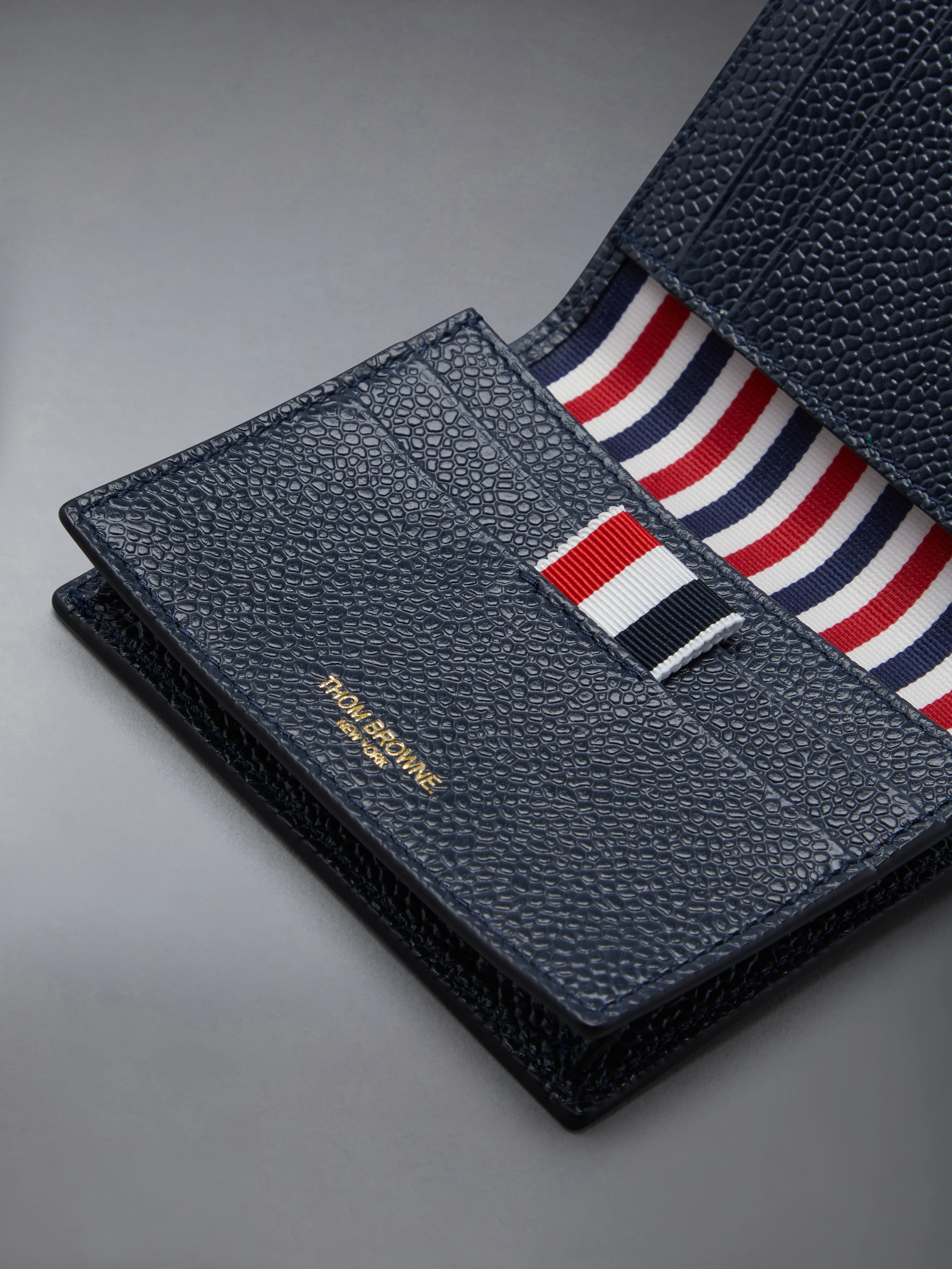 PEBBLE GRAIN OPEN POCKET DOUBLE CARD HOLDER - Image 4