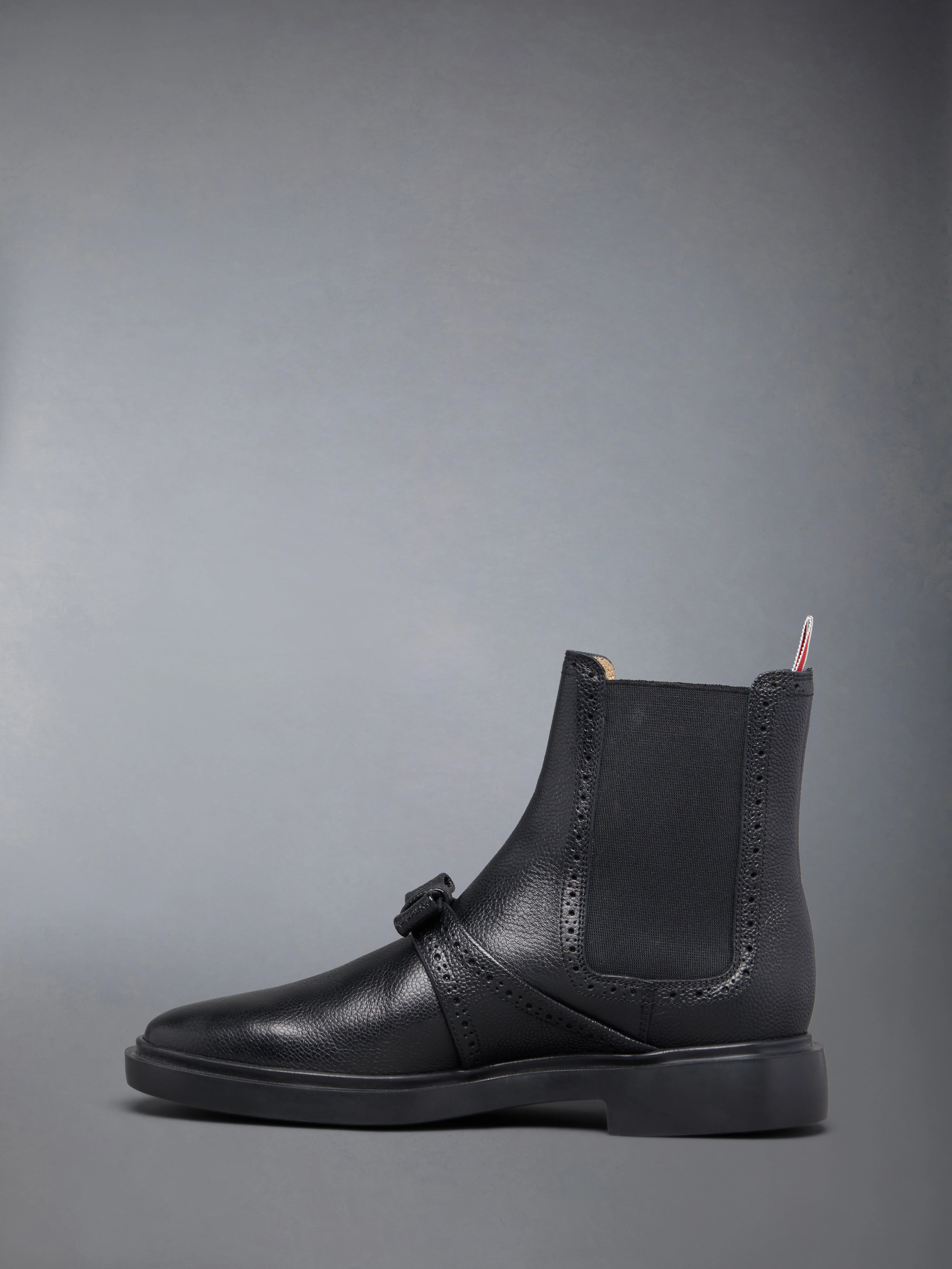 PEBBLE GRAIN RUBBER SOLE BROGUE BOW CHELSEA BOOT - Image 3