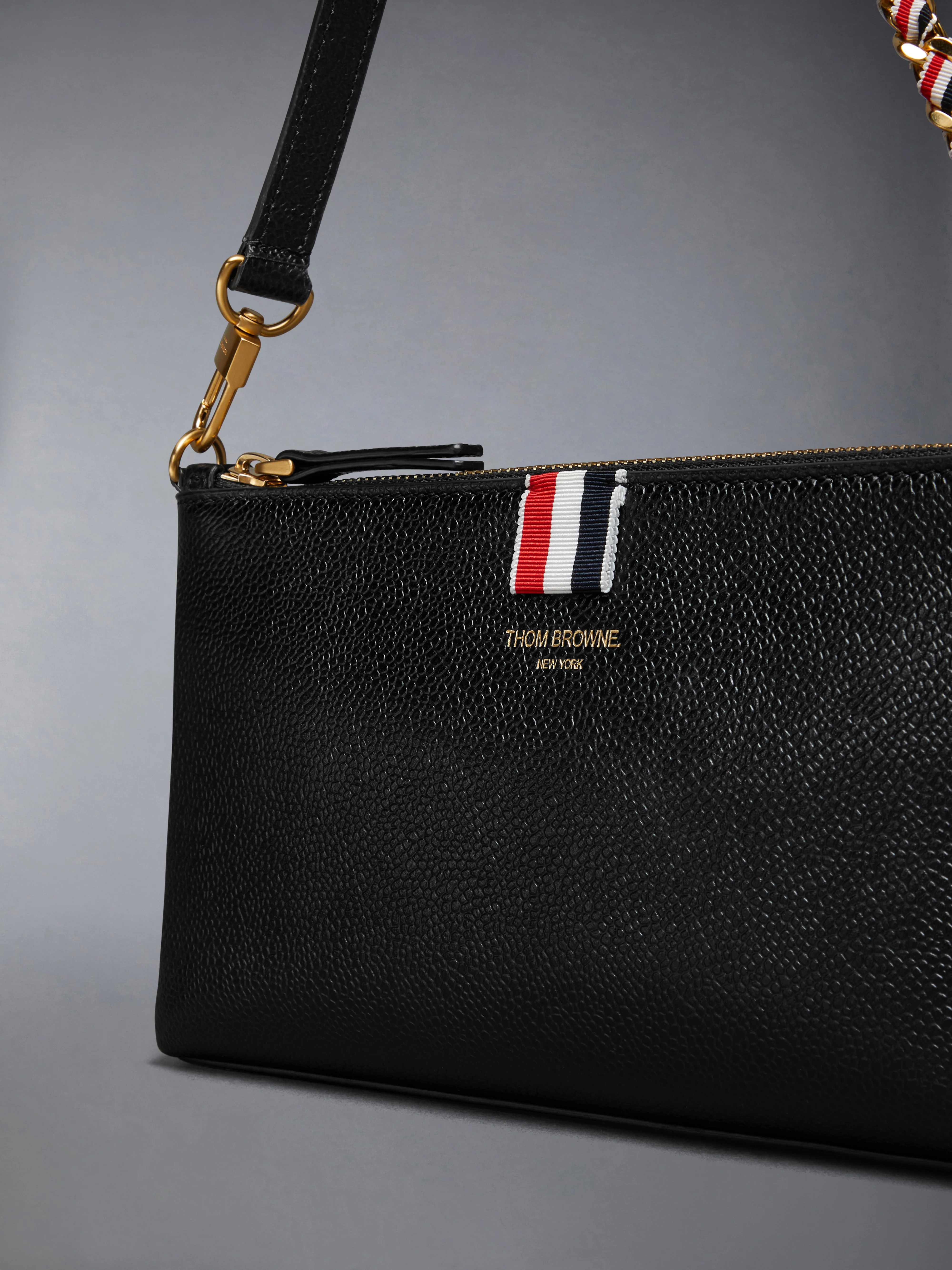 PEBBLE GRAIN ZIPPED MINI BAG - Image 5