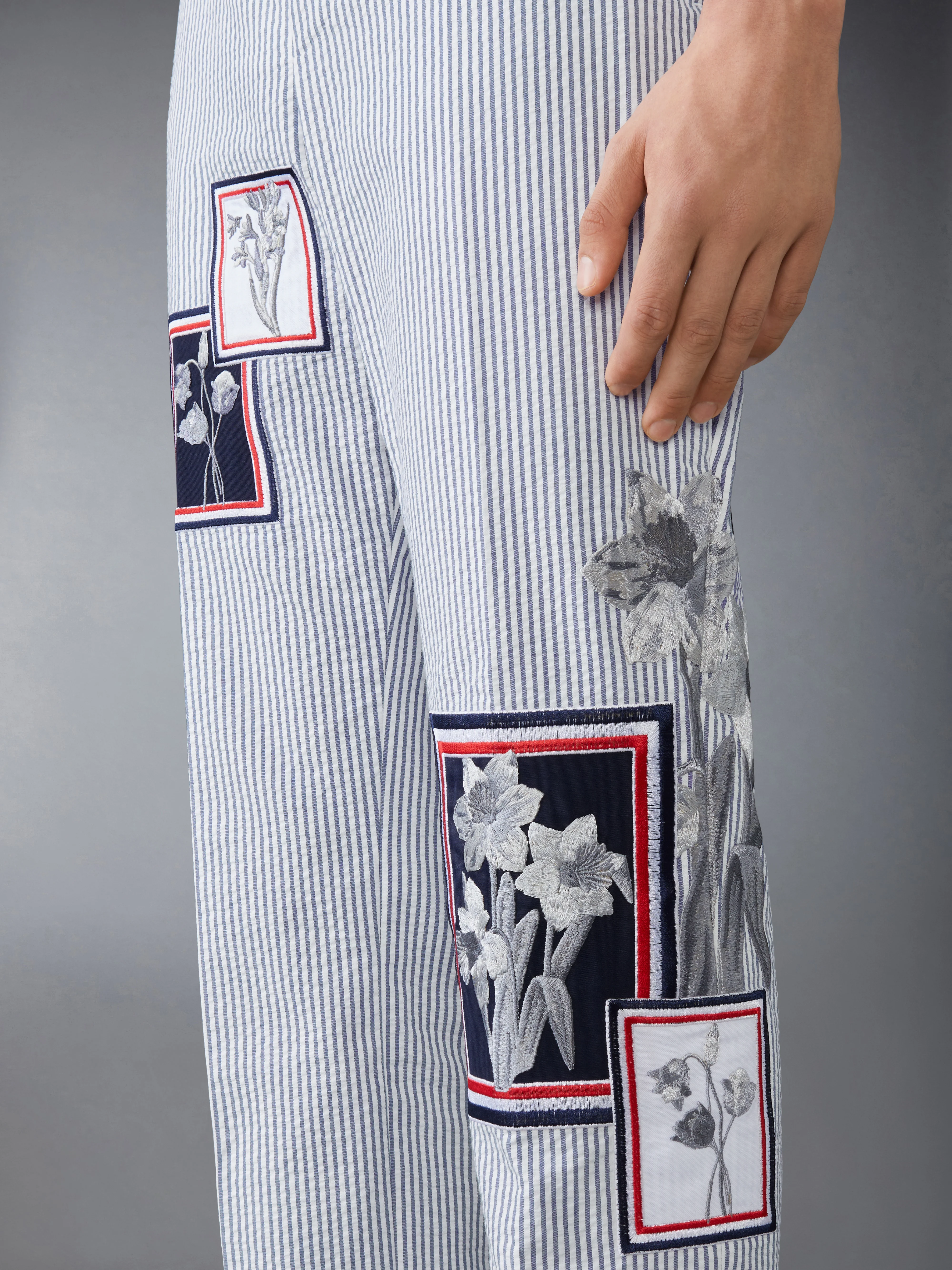 SEERSUCKER FRAMED FLORAL BACKSTRAP TROUSER - Image 5