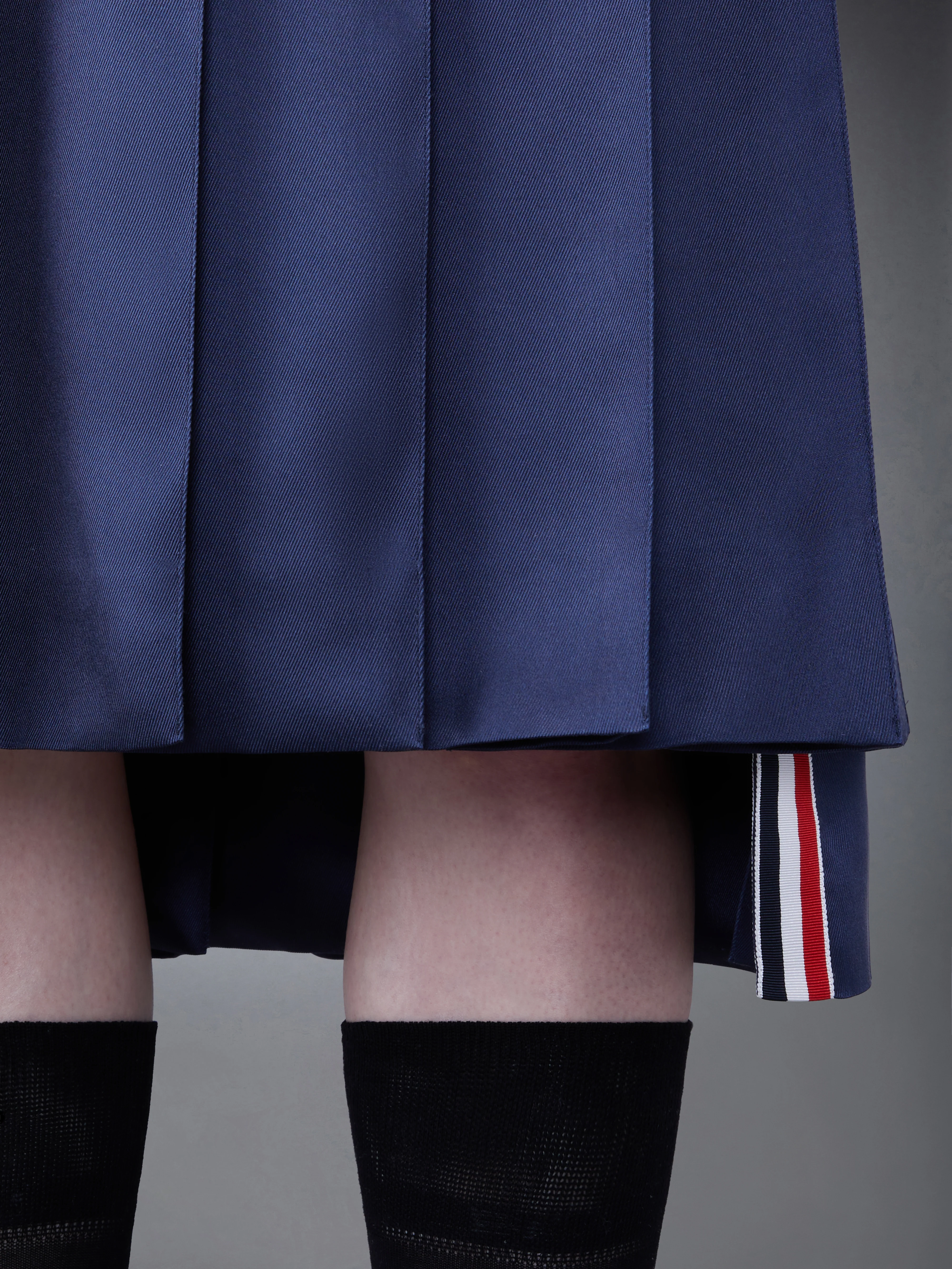 SILK TWILL 4-BAR MIDI PLEATED SKIRT - Image 6