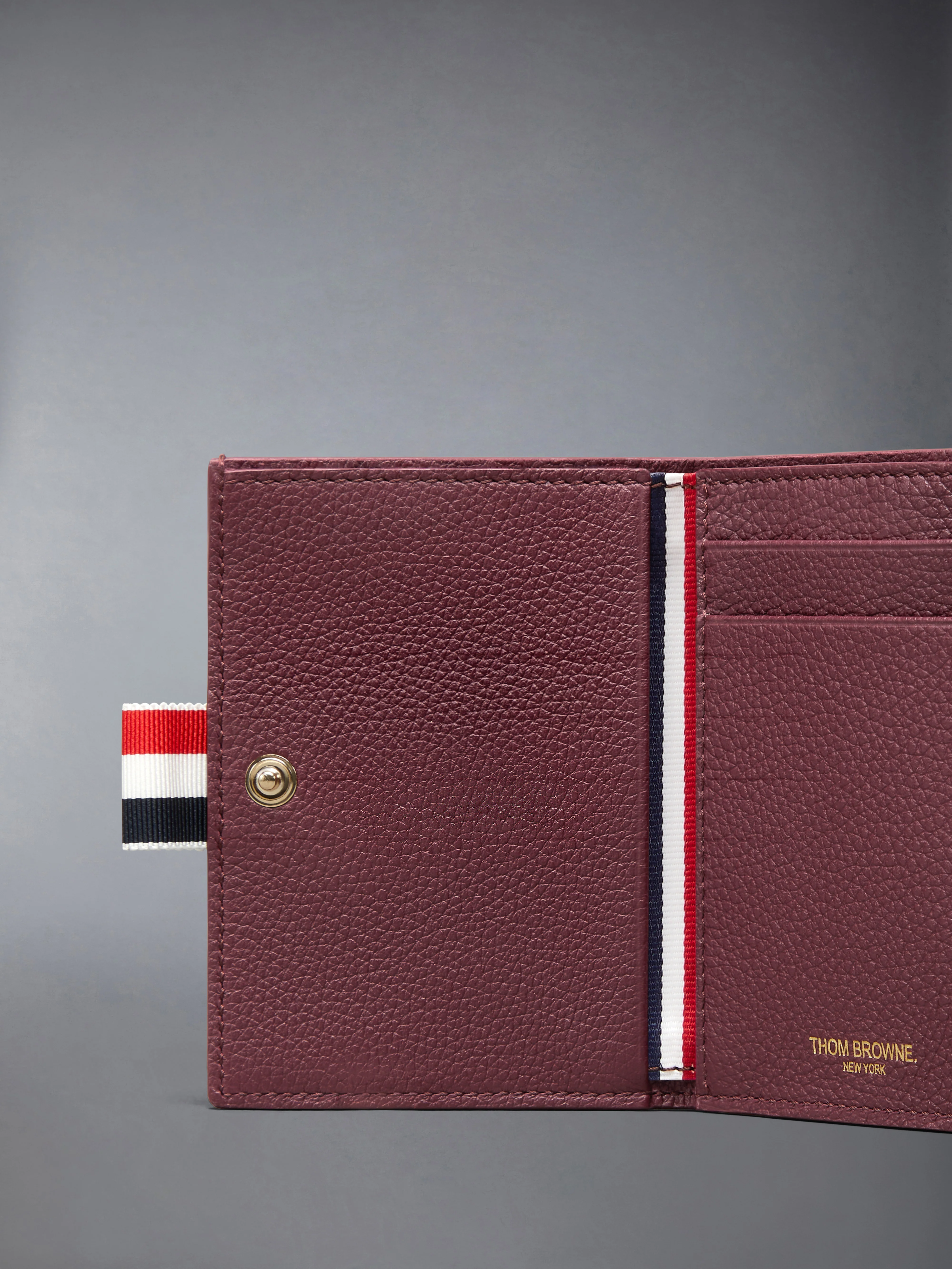 SOFT PEBBLE GRAIN TRIFOLD WALLET - Image 4