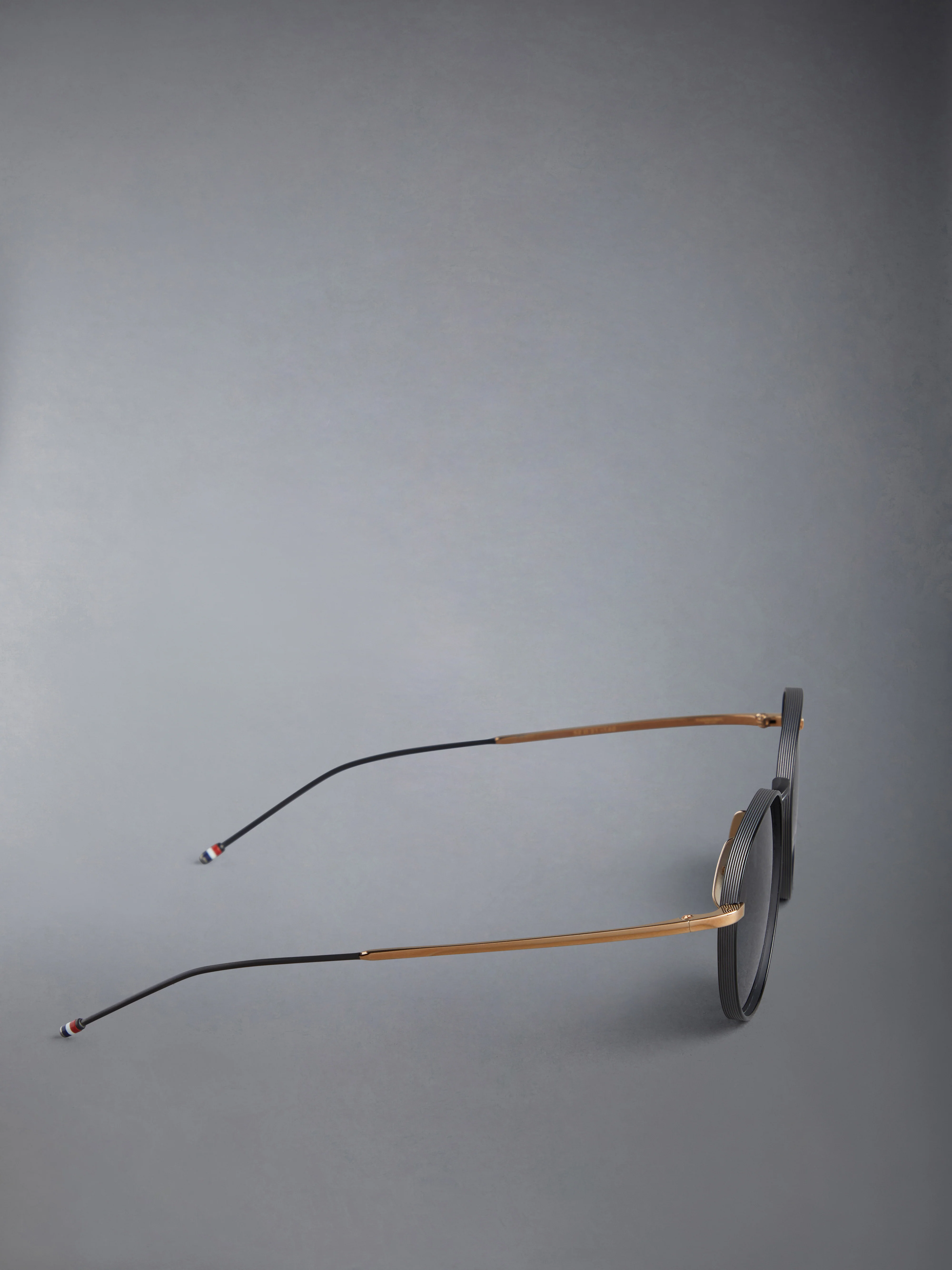 TITANIUM ROUND SUNGLASSES - Image 4