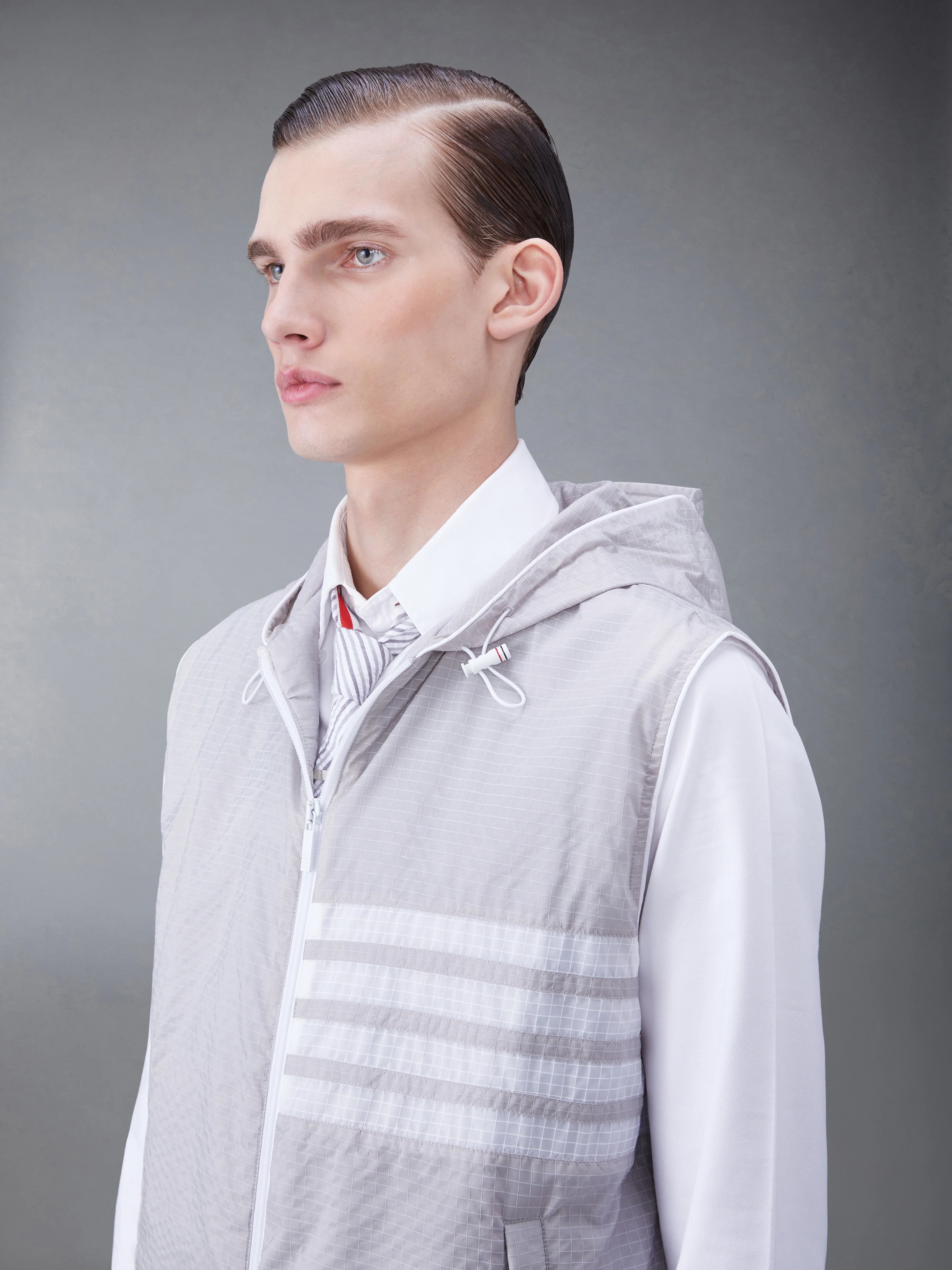 ULTRALIGHT RIPSTOP 4-BAR HOODED VEST - Image 3