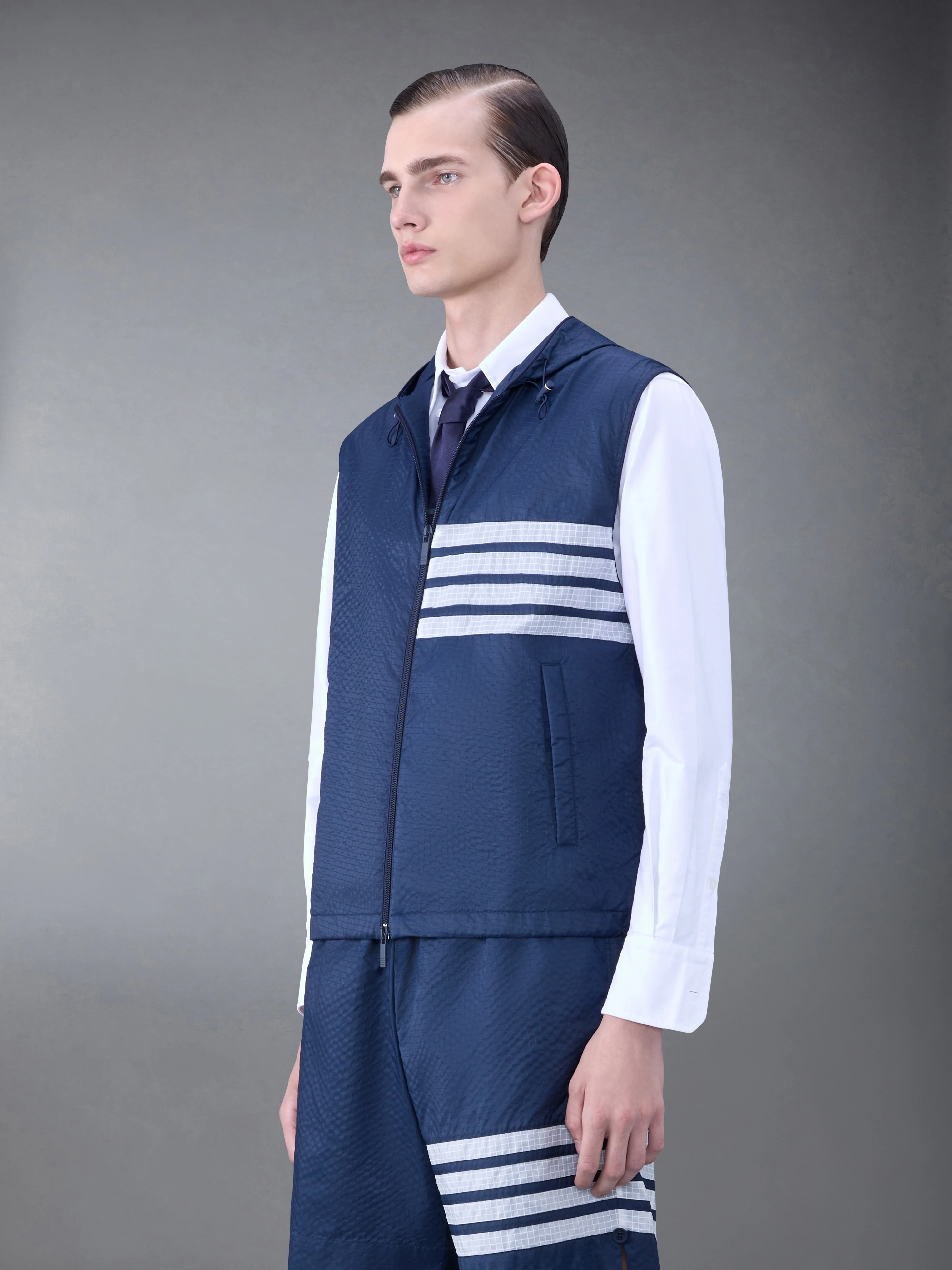 ULTRALIGHT RIPSTOP 4-BAR HOODED VEST - Image 4
