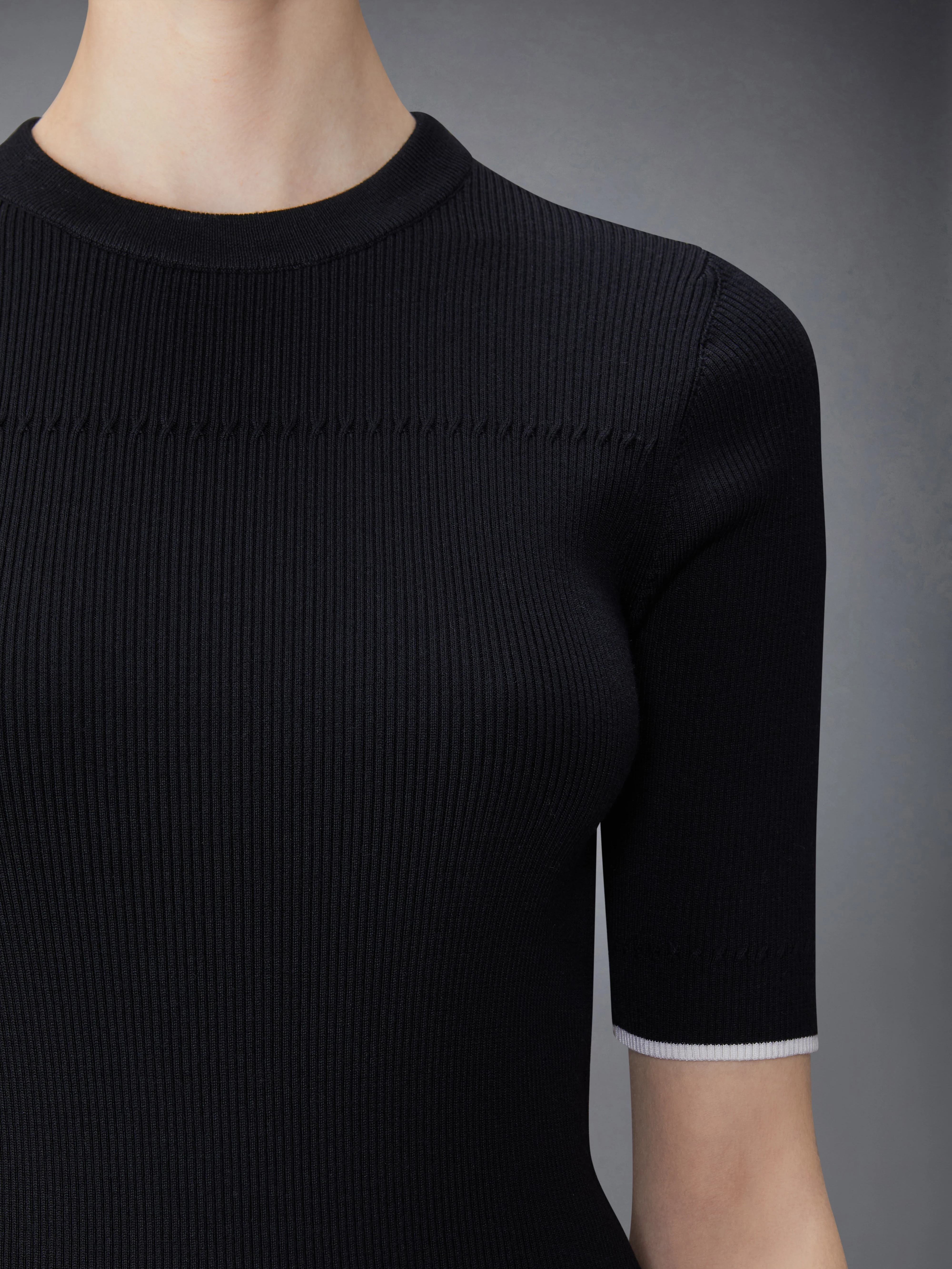 WOOL SILK BLEND TIPPING RIB STITCH CABLE TEE - Image 5